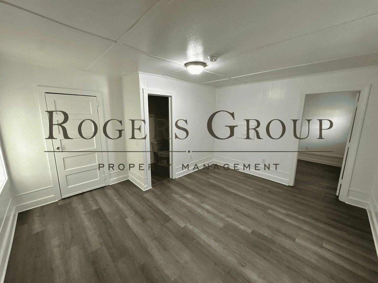 301 Perry St - Photo 5 of 12