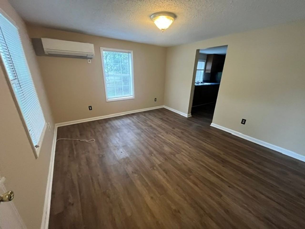 4309 Romaine St - Photo 2 of 9