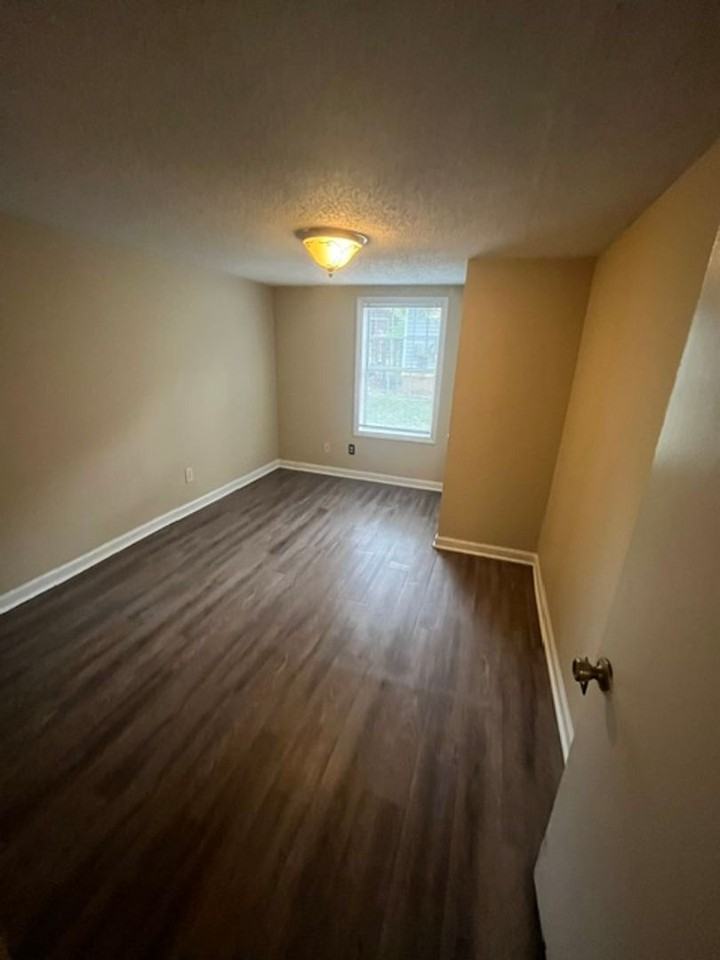 4309 Romaine St - Photo 5 of 9