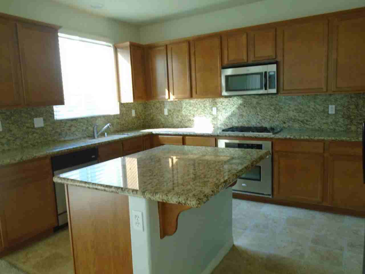1823 Wadsworth Ave - Photo 2 of 9
