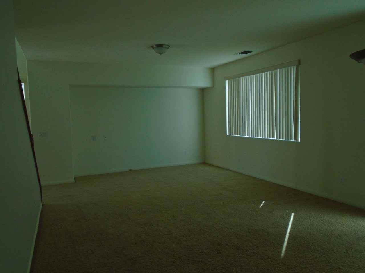 1823 Wadsworth Ave - Photo 5 of 9