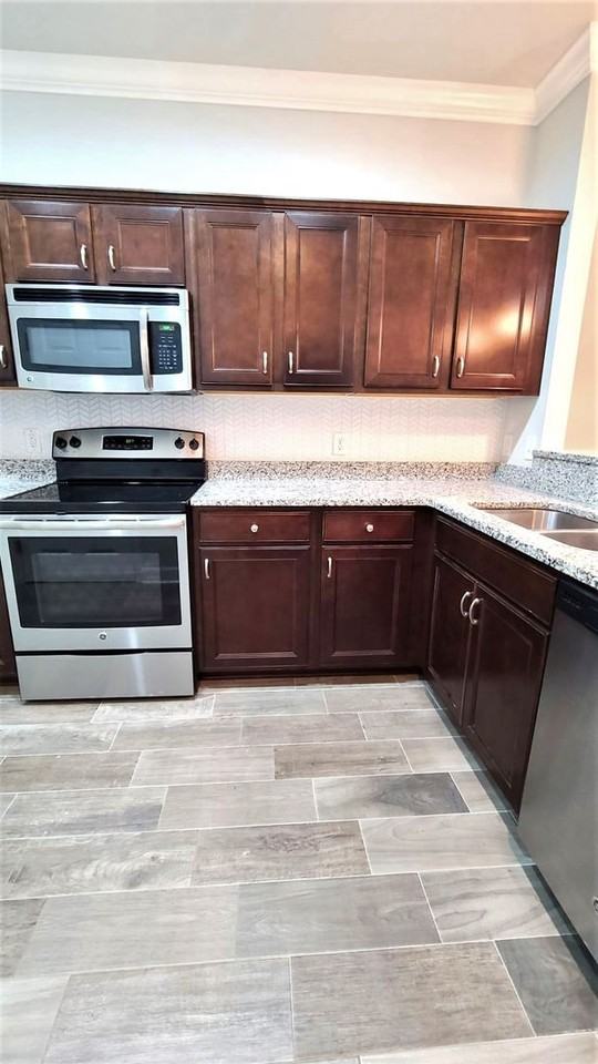 5179 Nw 22nd St - Photo 4 of 29