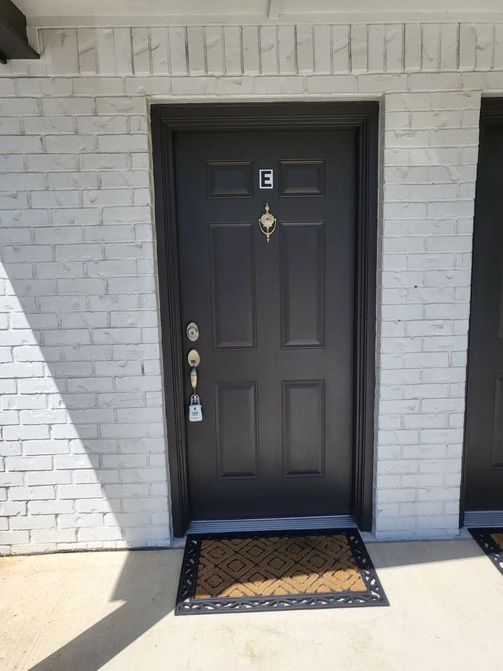 2016 Paisley Dr #E