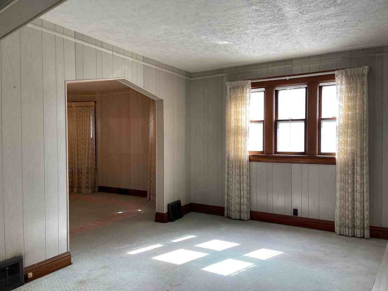817 S 36th St - Photo 2 of 18