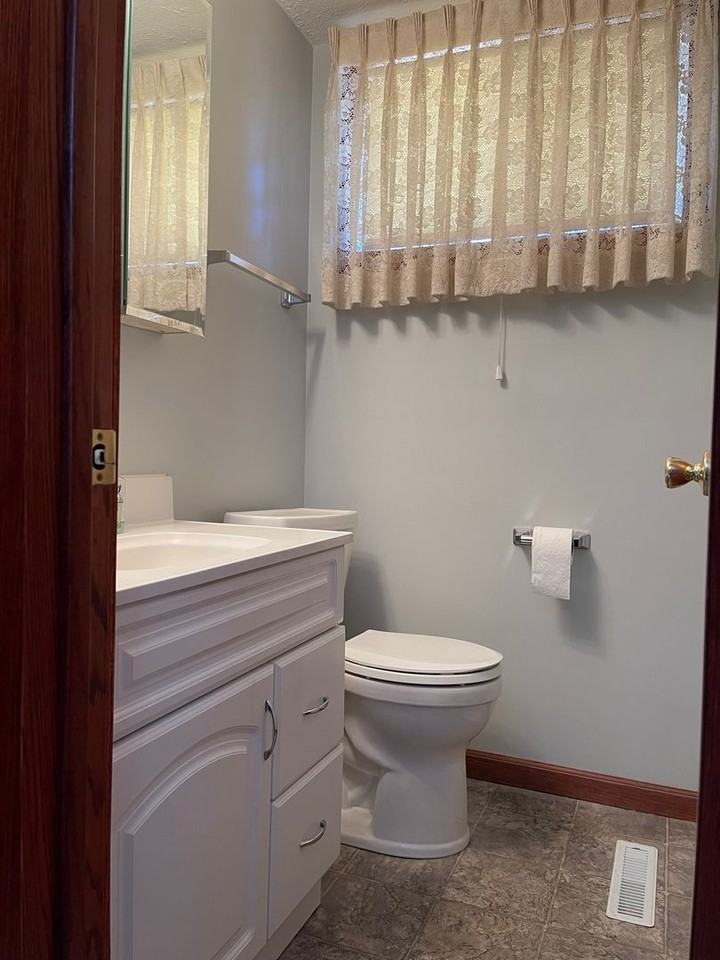 817 S 36th St - Photo 5 of 18