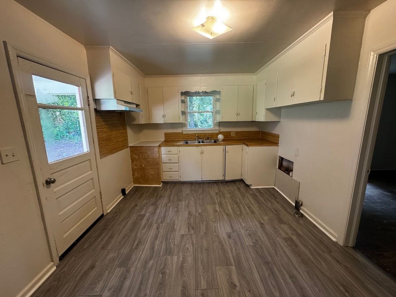 109 Felter St - Photo 7 of 17