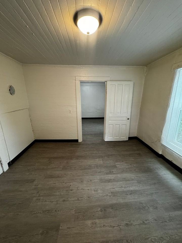 305 Lineberger St - Photo 6 of 25