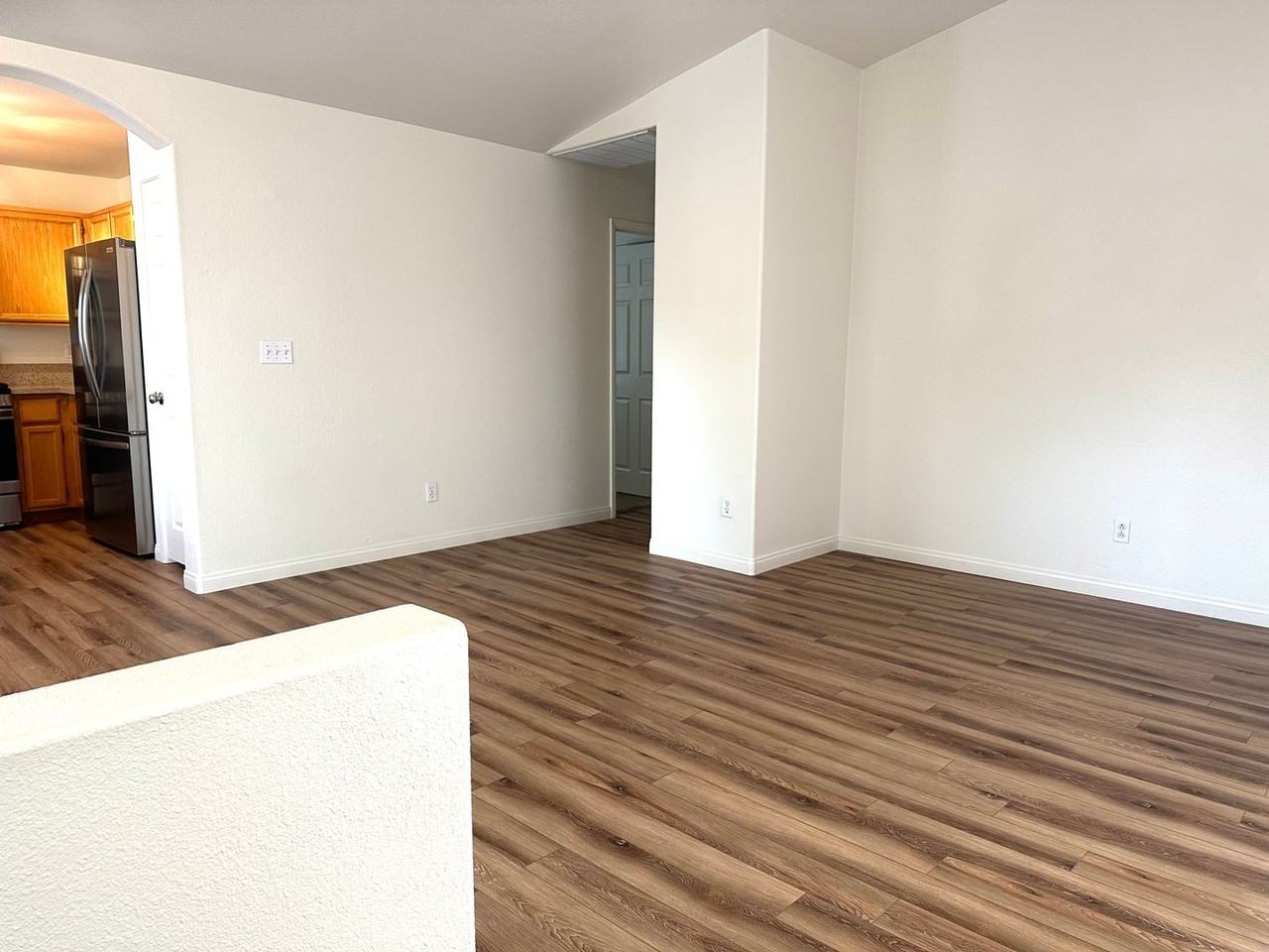 183 Caswell Ct - Photo 3 of 14