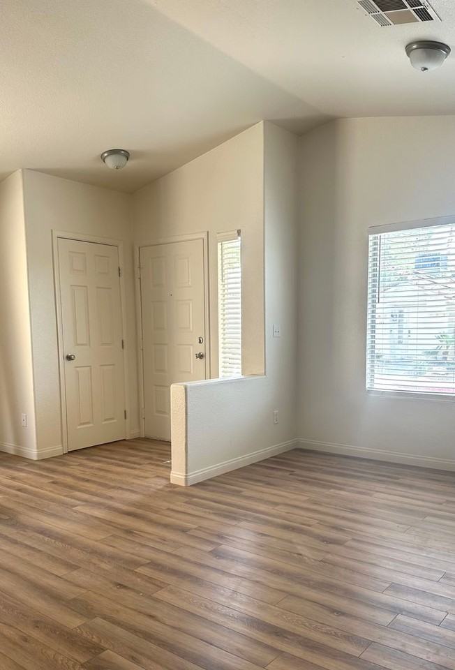 183 Caswell Ct - Photo 4 of 14