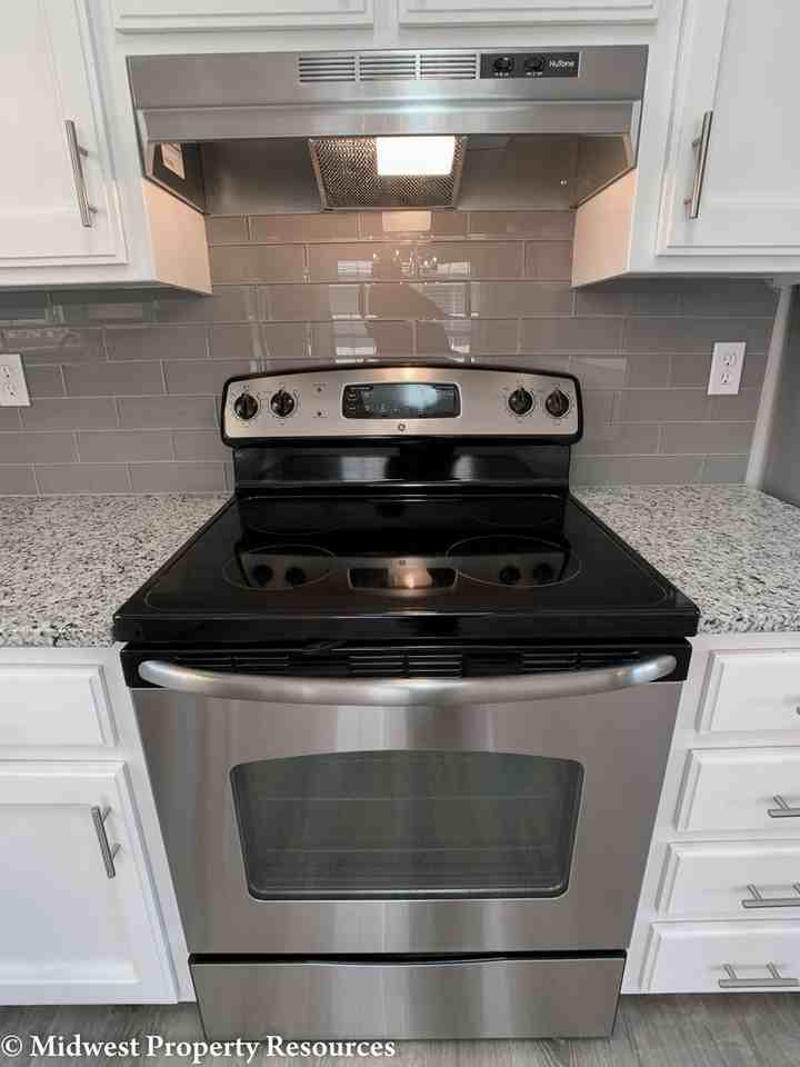 617 Se Battery Dr - Photo 5 of 32