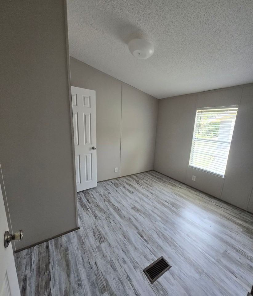 711 Wellington Rd - Photo 4 of 15