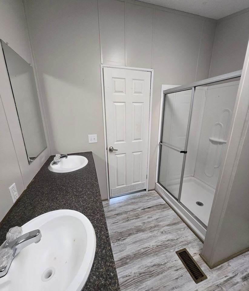 711 Wellington Rd - Photo 6 of 15