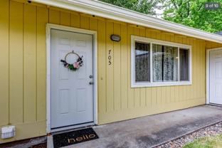 707 N Holly Dr - Photo 1 of 1