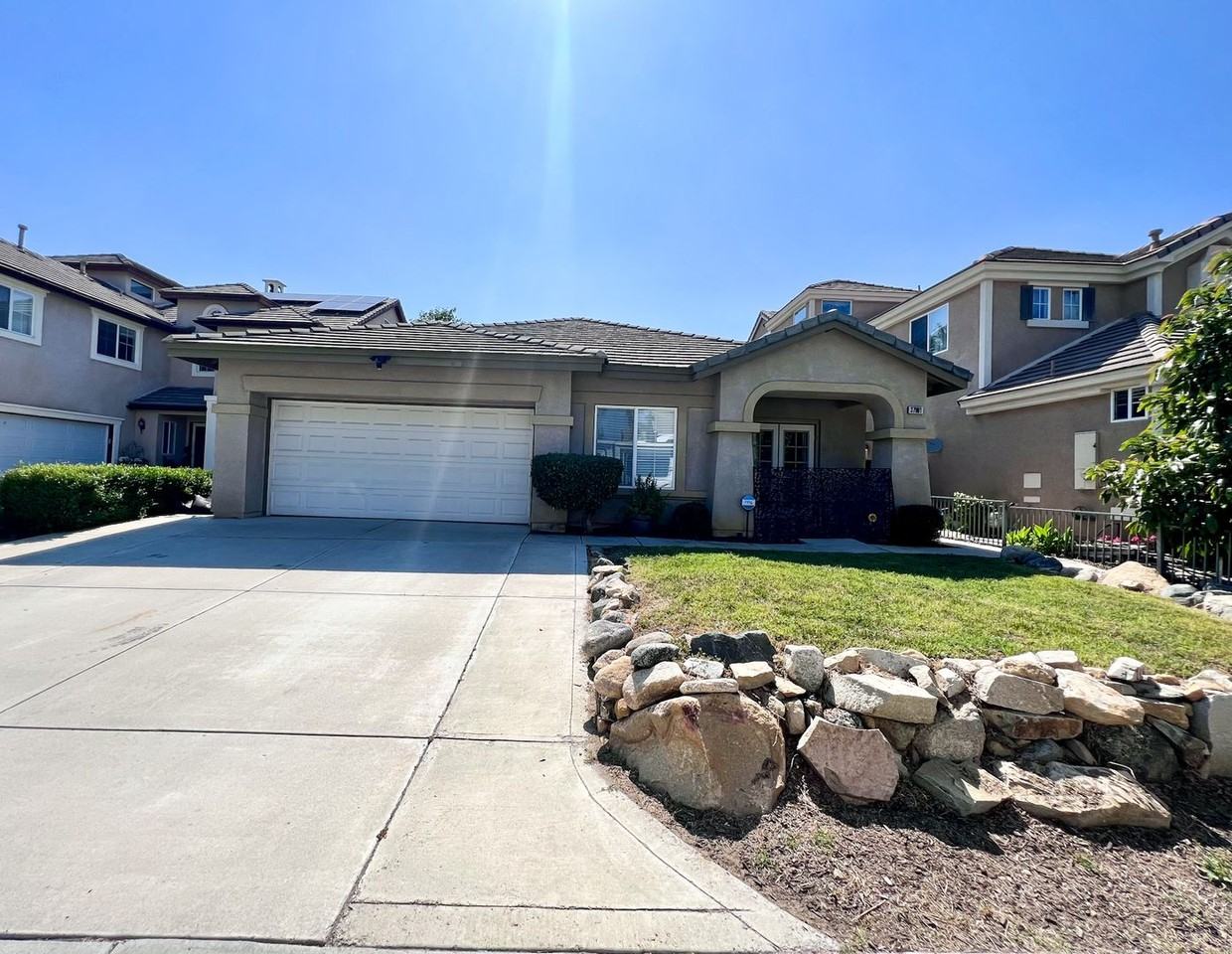 37961 Veranda Way - Photo 2 of 44
