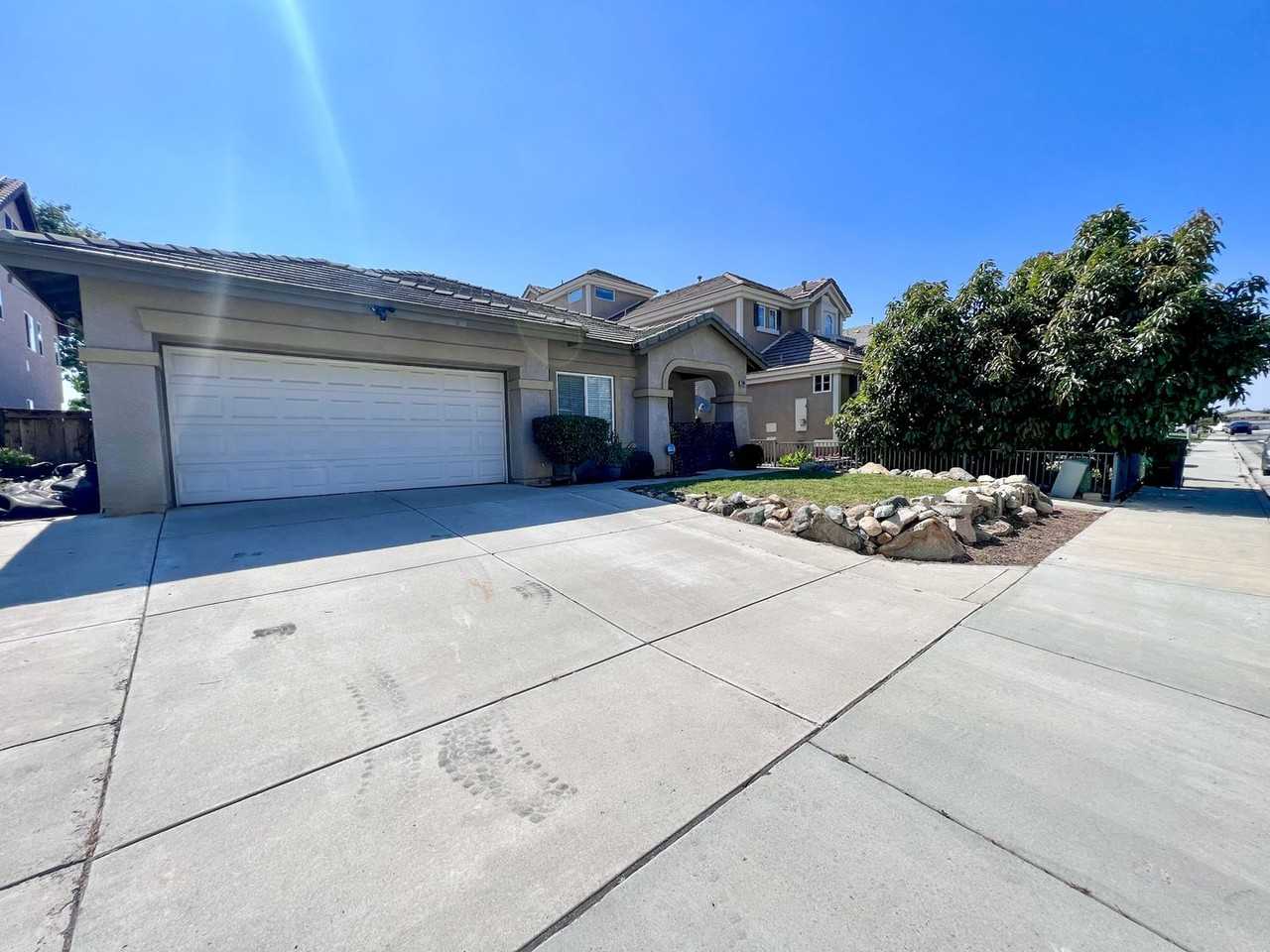 37961 Veranda Way - Photo 3 of 44