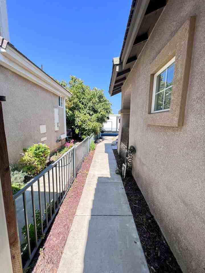 37961 Veranda Way - Photo 6 of 44