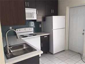 2843 Southwest 37th Court - Photo 3 of 9