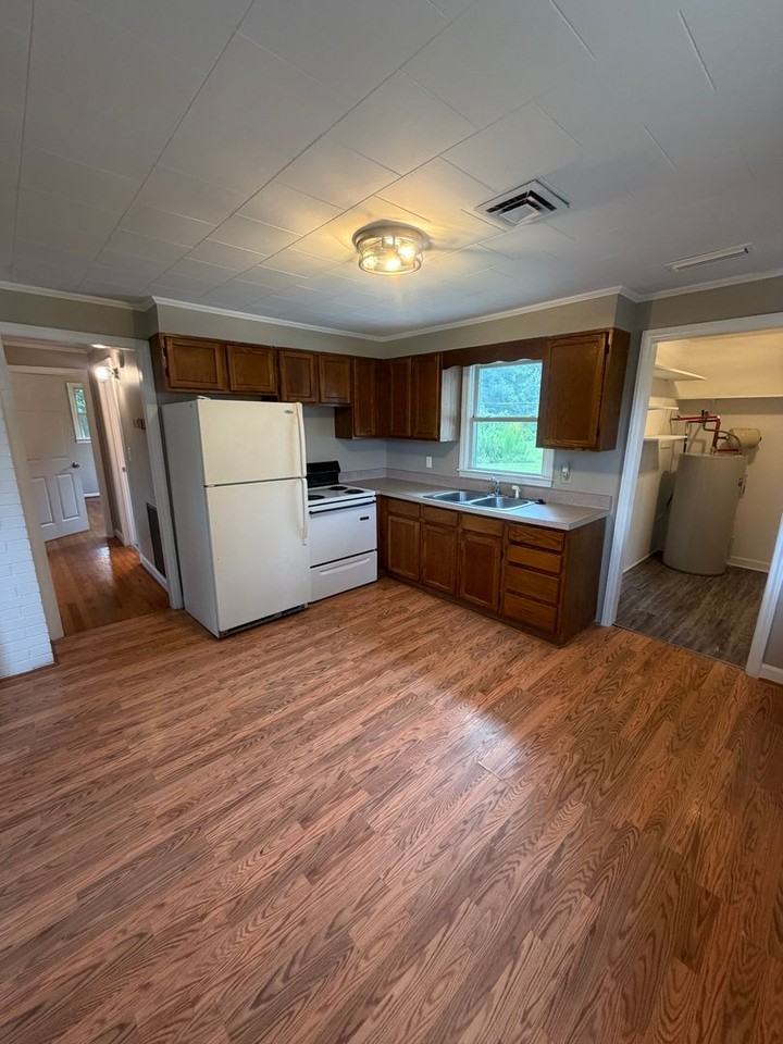 632 Stallings Rd Unit A - Photo 2 of 11