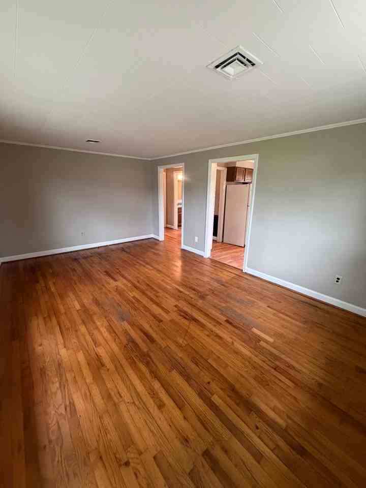 632 Stallings Rd Unit A - Photo 5 of 11