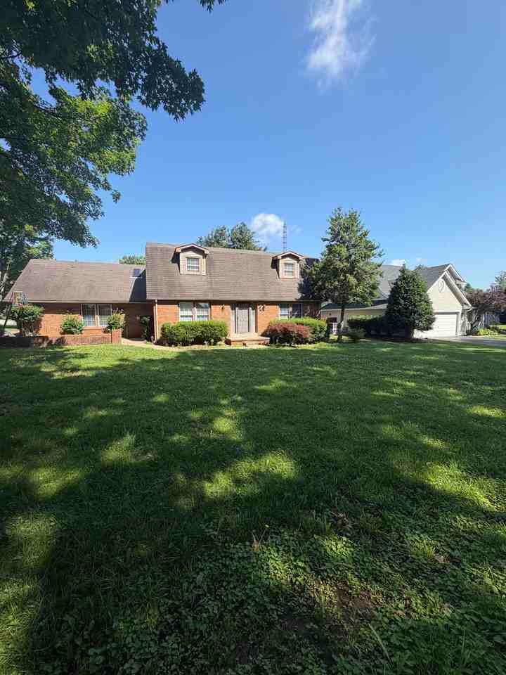 747 Mooreland Dr - Photo 3 of 11