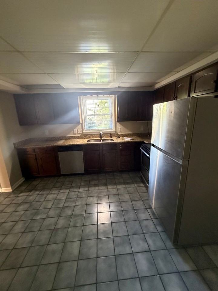 747 Mooreland Dr - Photo 5 of 11