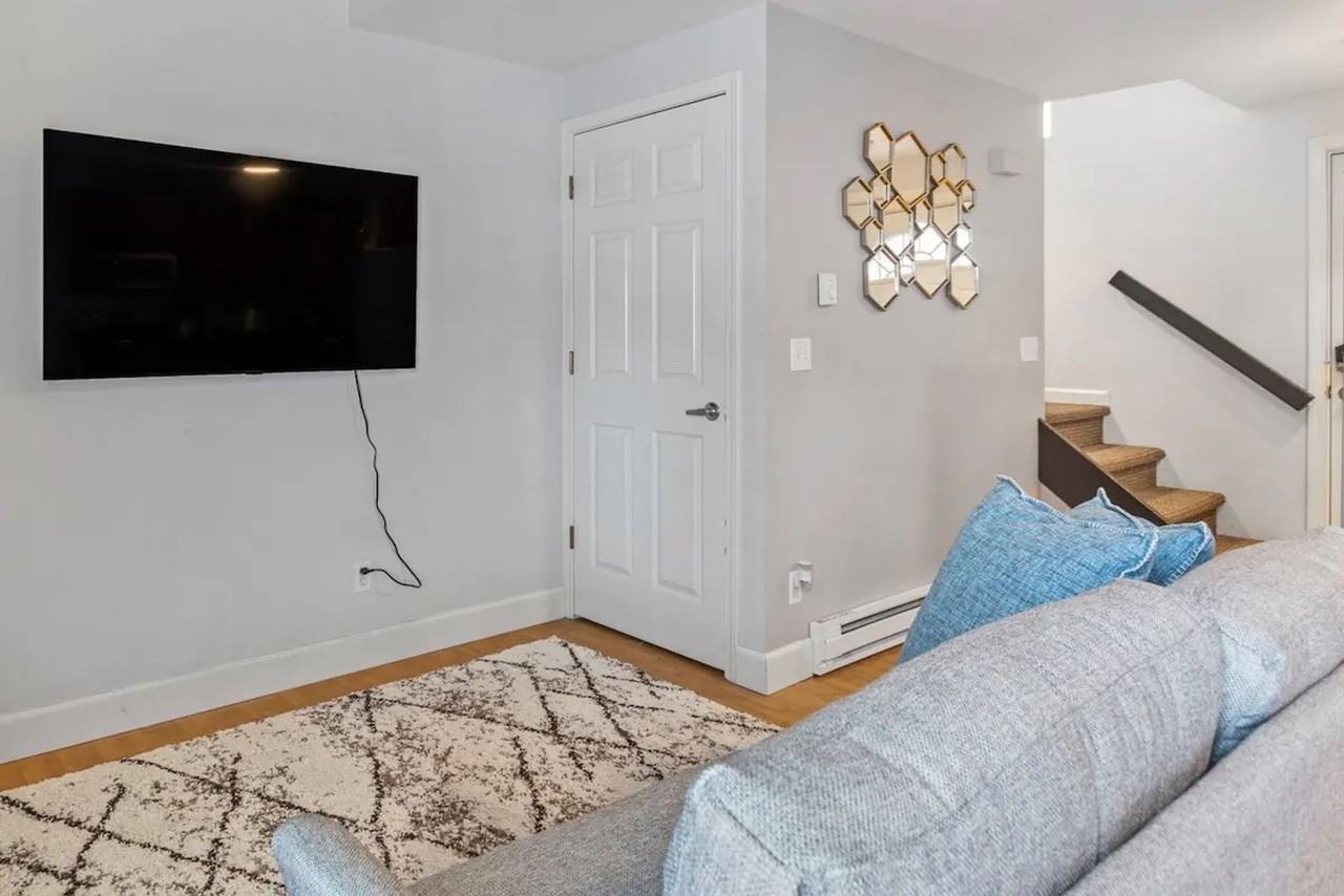 1112 E 8th Ave - Photo 2 of 20