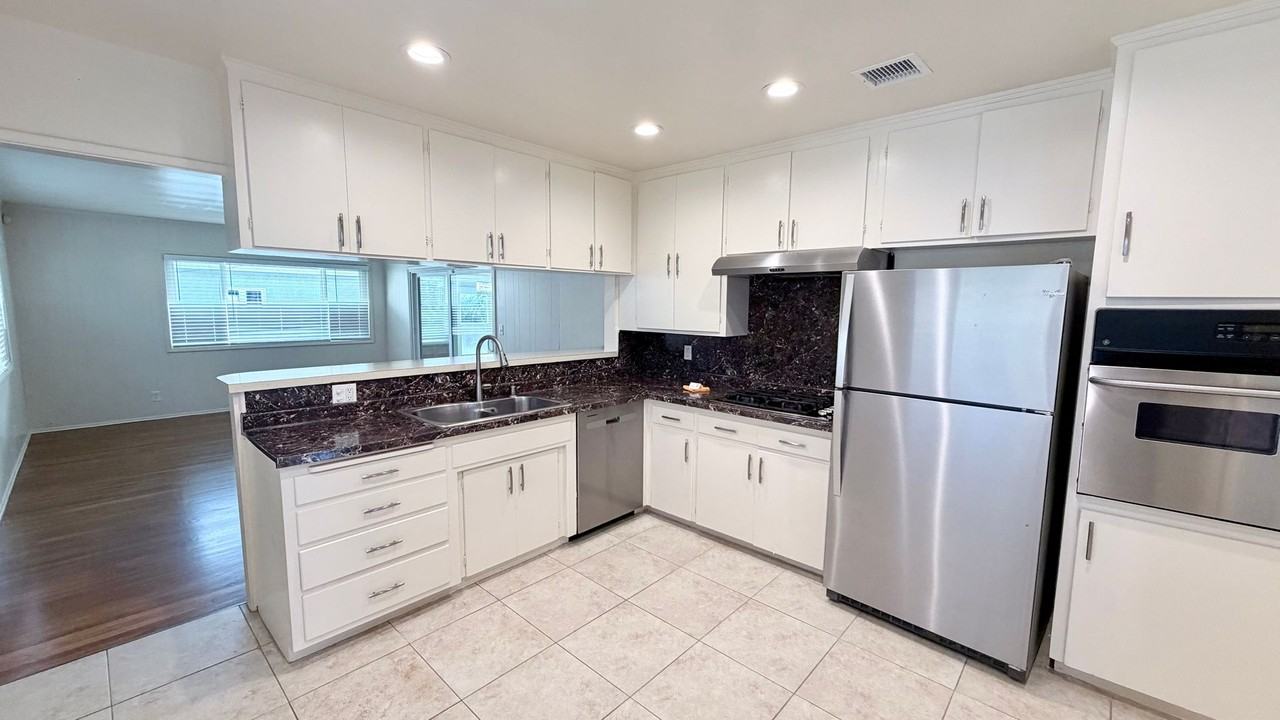 4603 Tivoli St - Photo 5 of 20