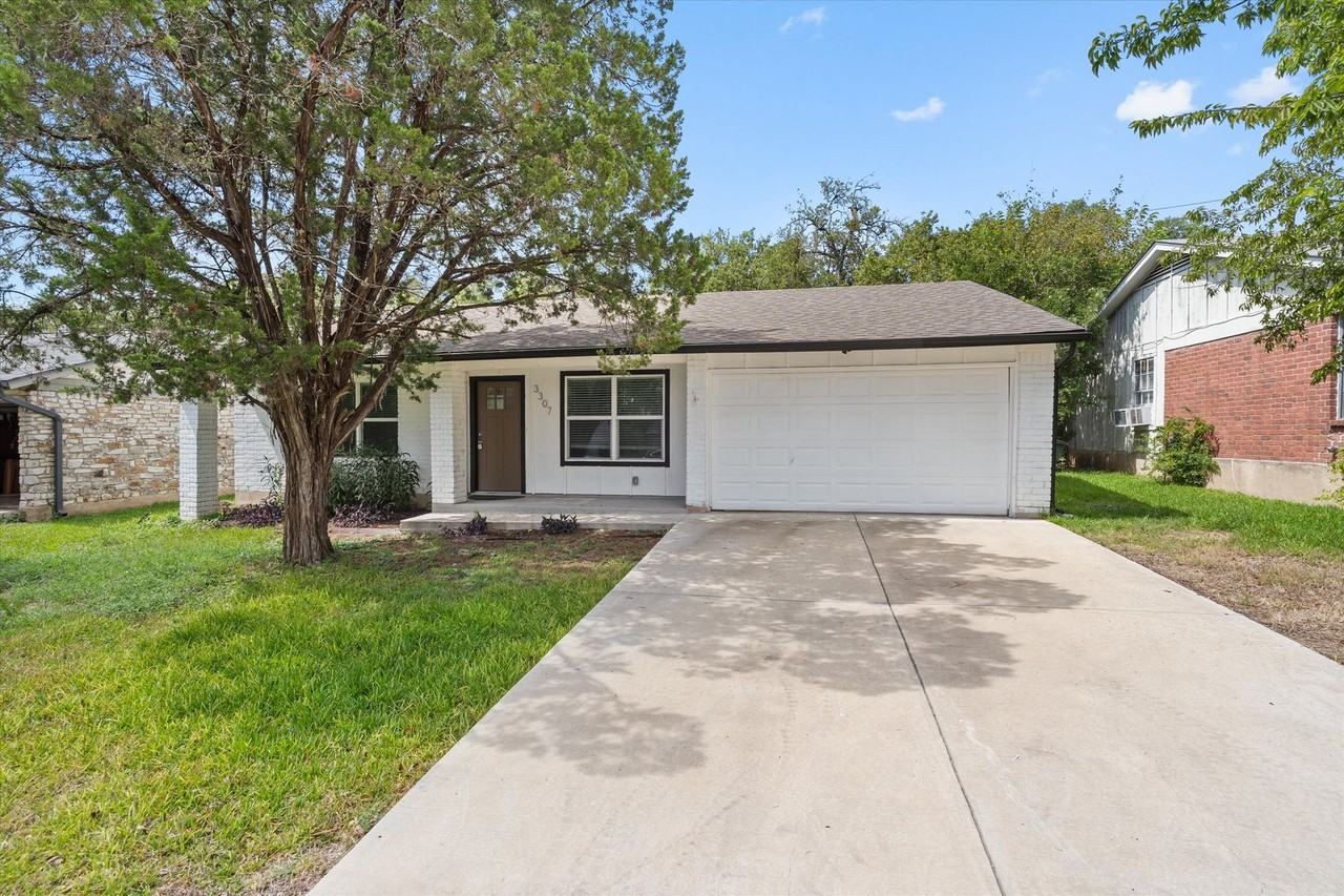3307 Oak Aly - Photo 2 of 27