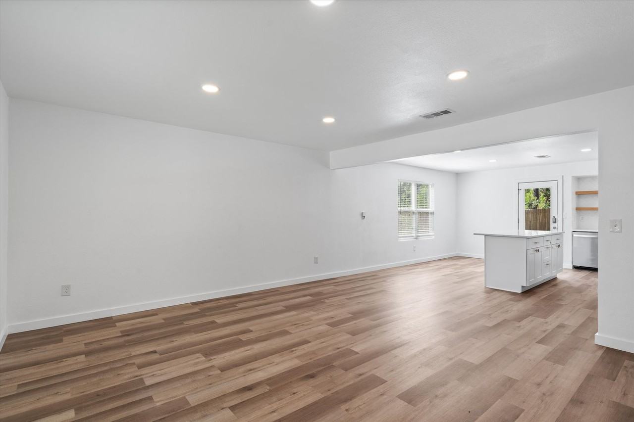 3307 Oak Aly - Photo 5 of 27