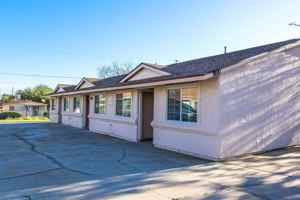featured image of 8100 E Lakeshore Dr
