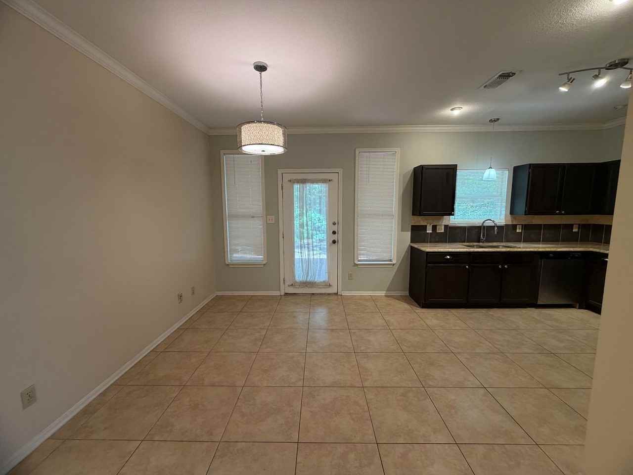 13123 Burgundy Pt - Photo 4 of 15