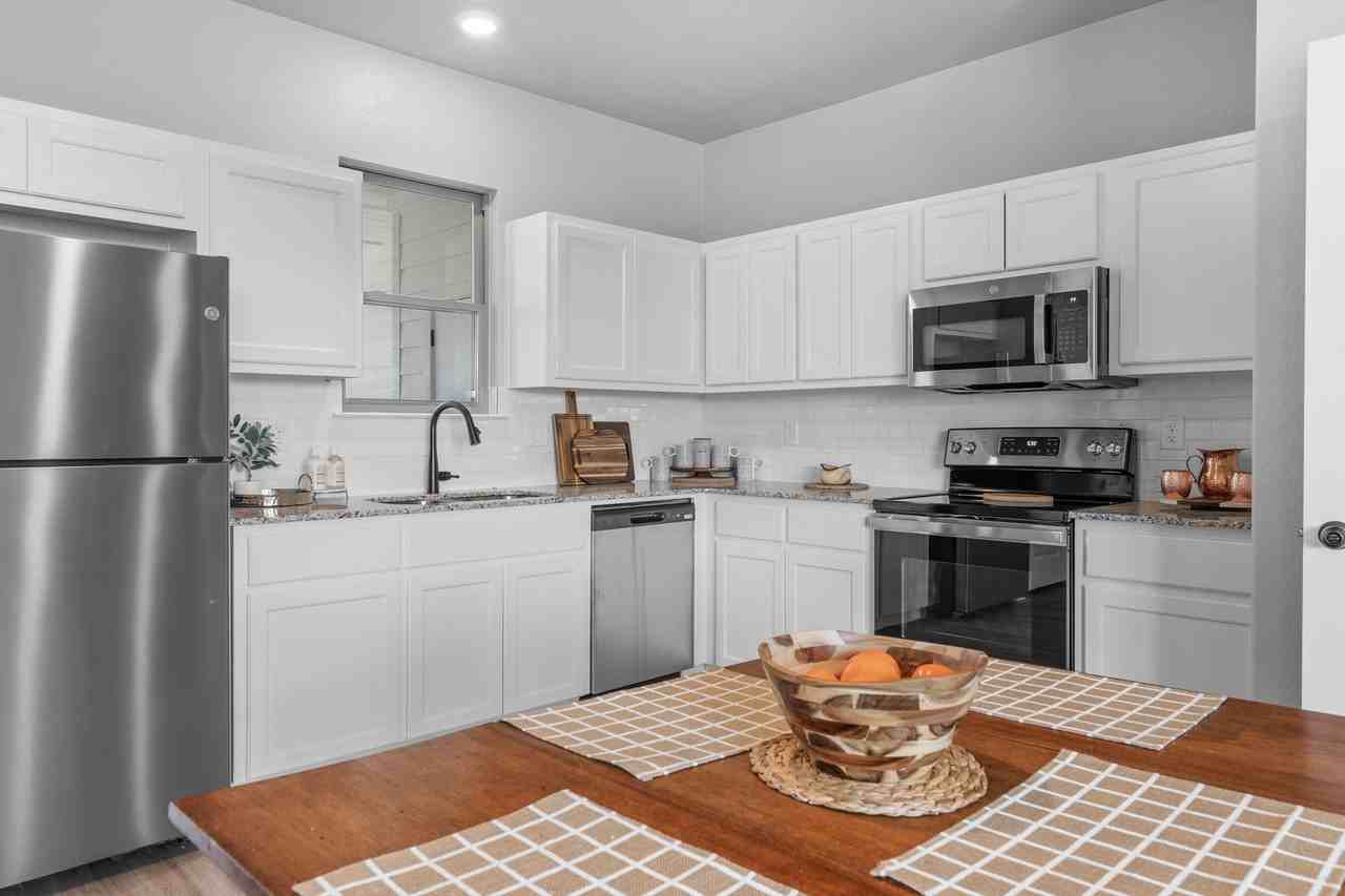 709 Meiomi Dr - Photo 4 of 7