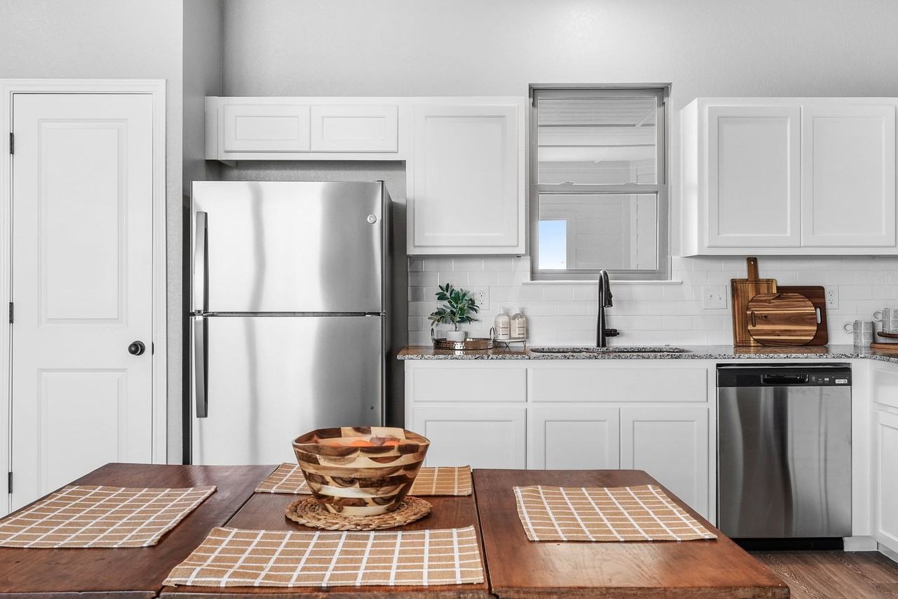 709 Meiomi Dr - Photo 5 of 7