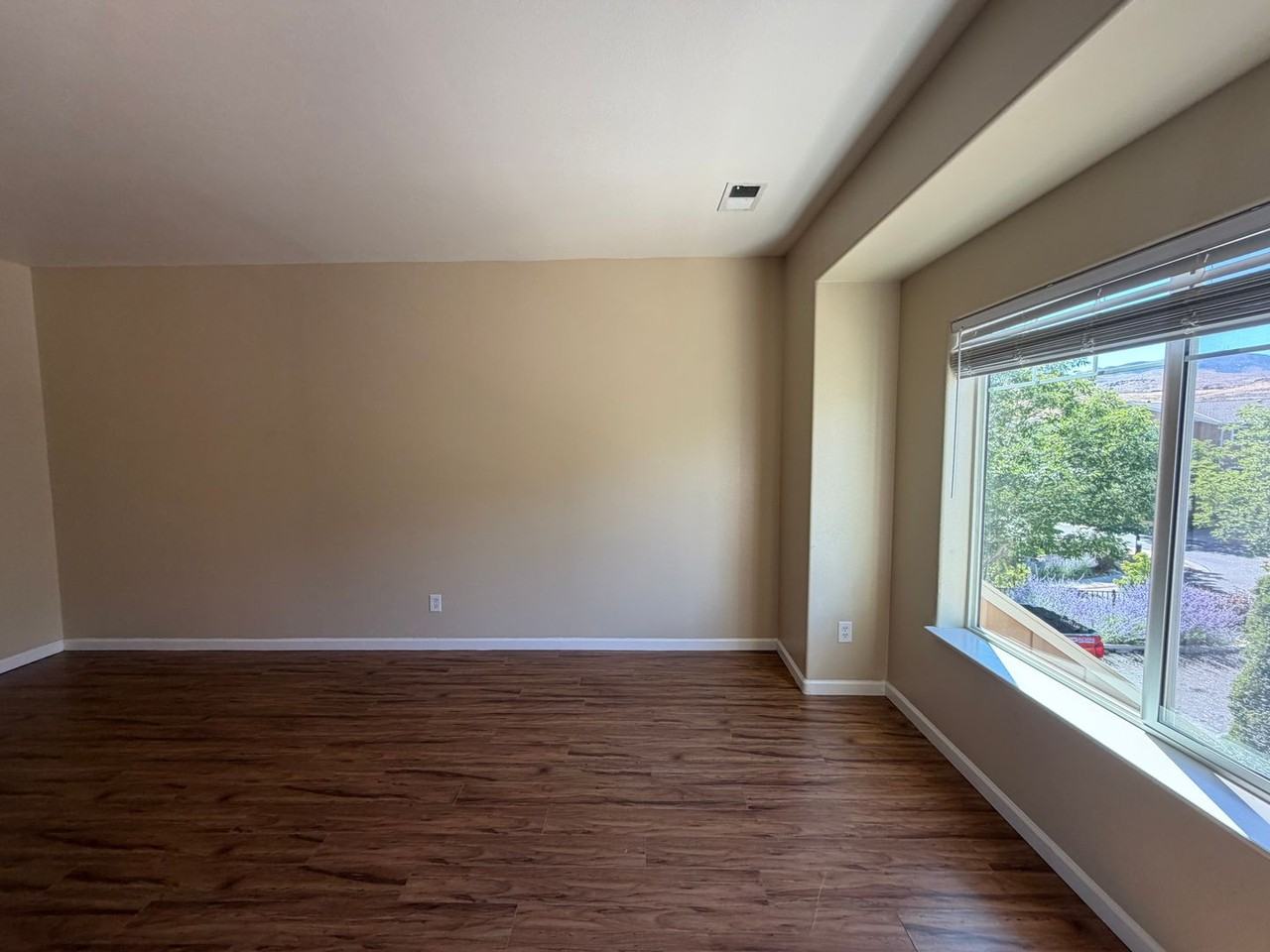 260 John Eugene Ct - Photo 7 of 18