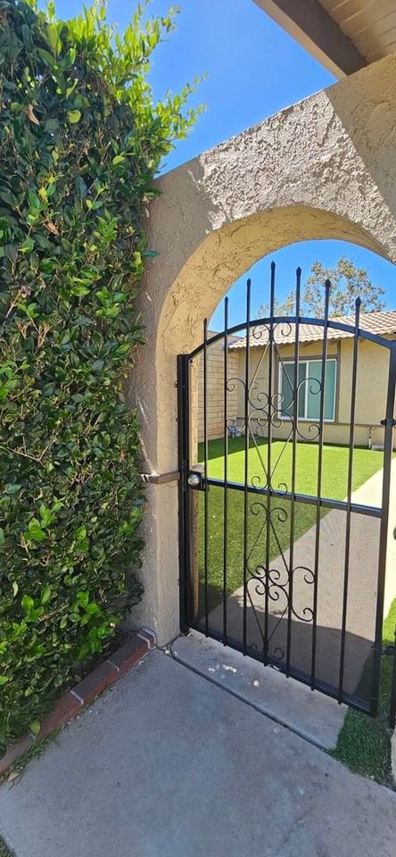 725 Palomares Ave - Photo 2 of 12
