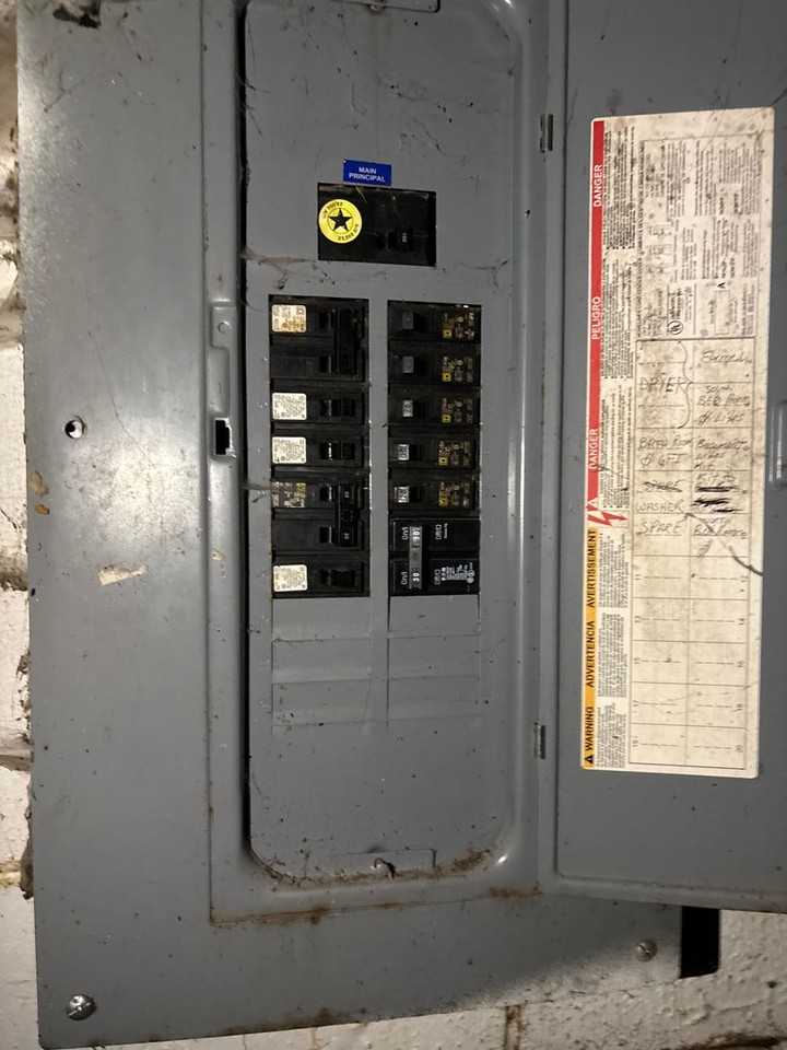 1923 N Church St - Photo 3 of 12