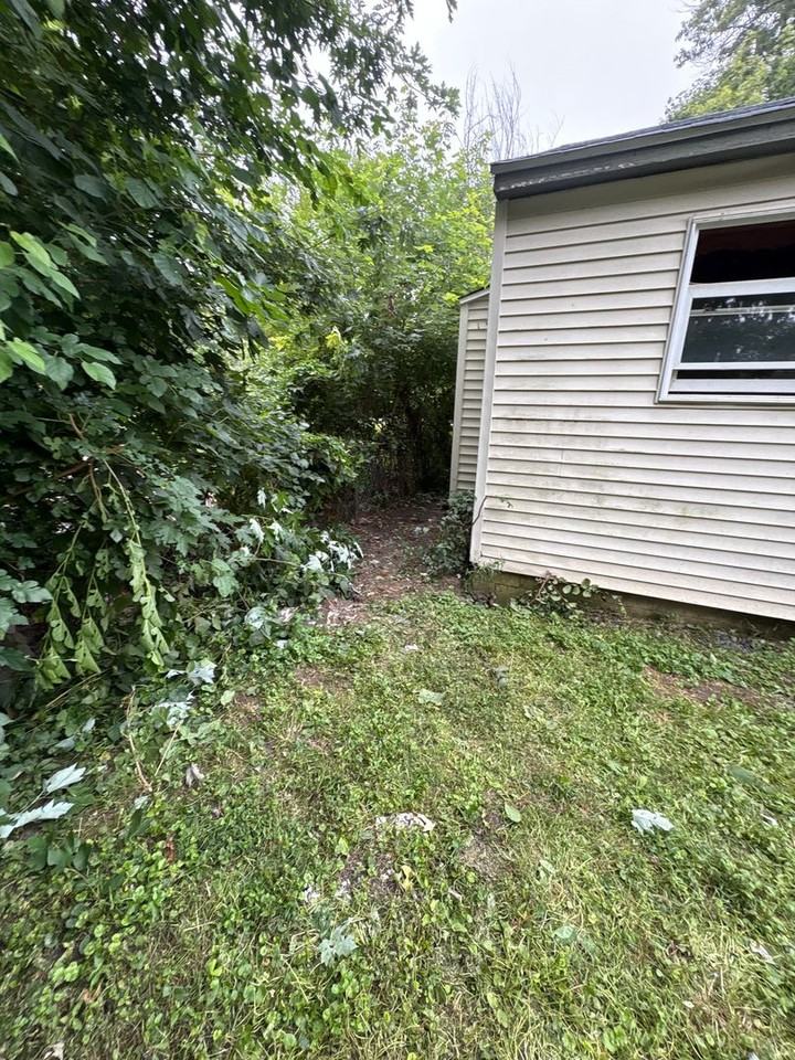 1923 N Church St - Photo 6 of 12