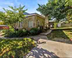 featured image of 306 E Main St