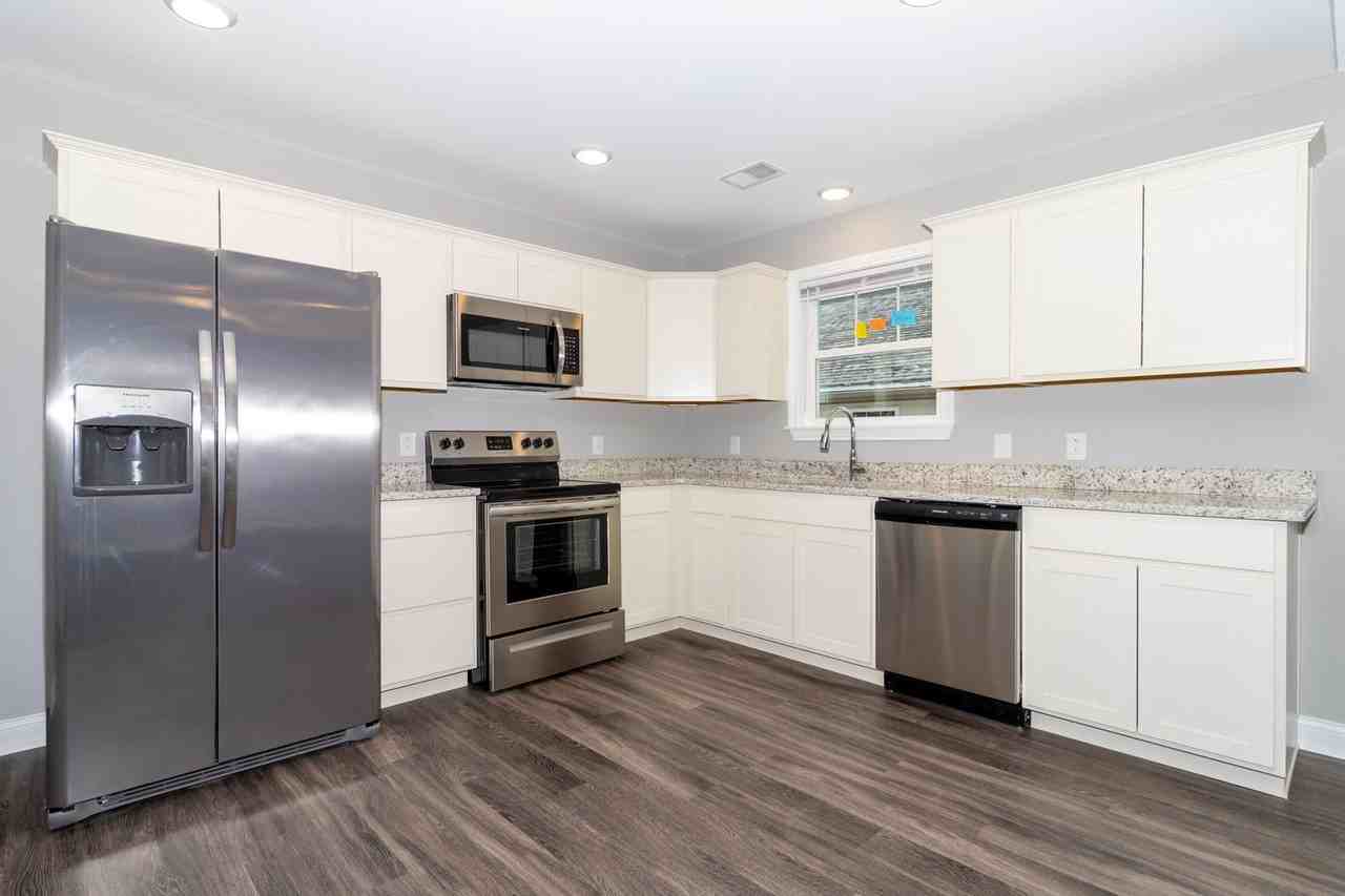 101 Bellbrook Ln - Photo 2 of 14