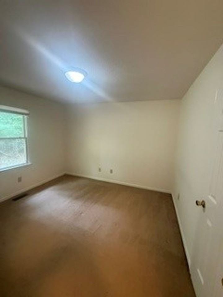 858 Mark Ave - Photo 4 of 7