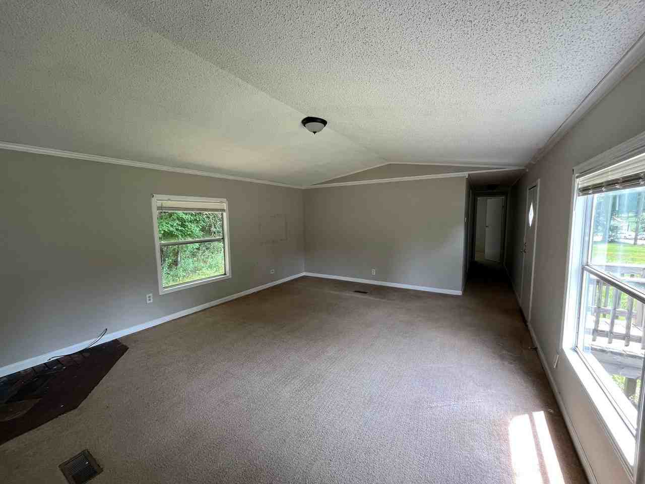201 Benton Ln - Photo 3 of 10