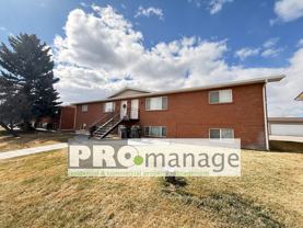2 Bed / 1 Bath Apartment - Photo 1 of 1