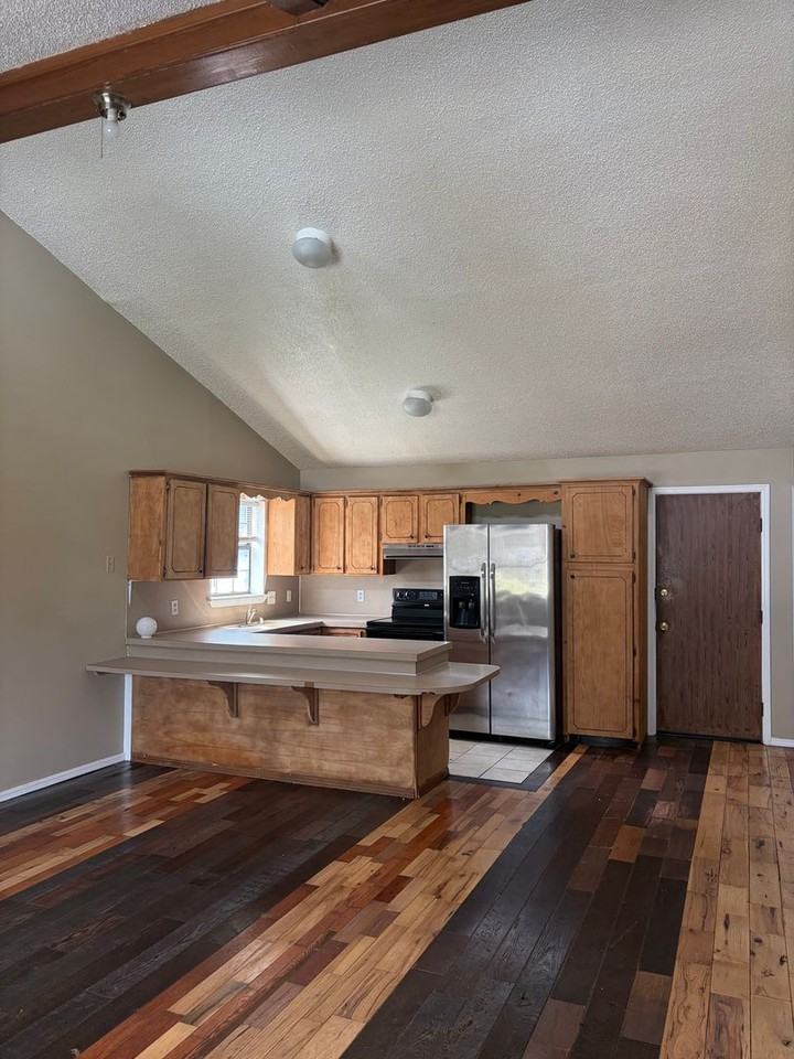 2402 Taft St - Photo 2 of 13