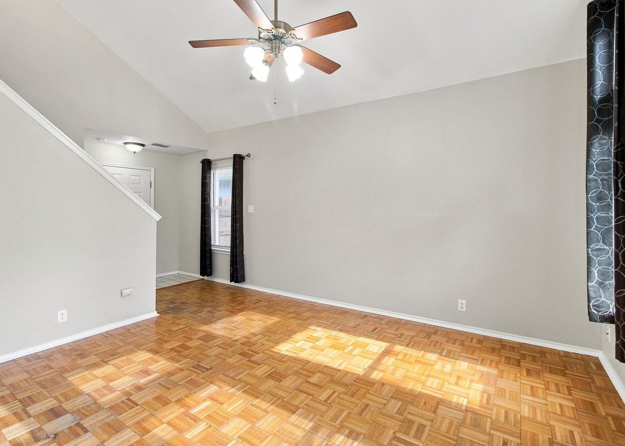 7218 Burns Way - Photo 4 of 30