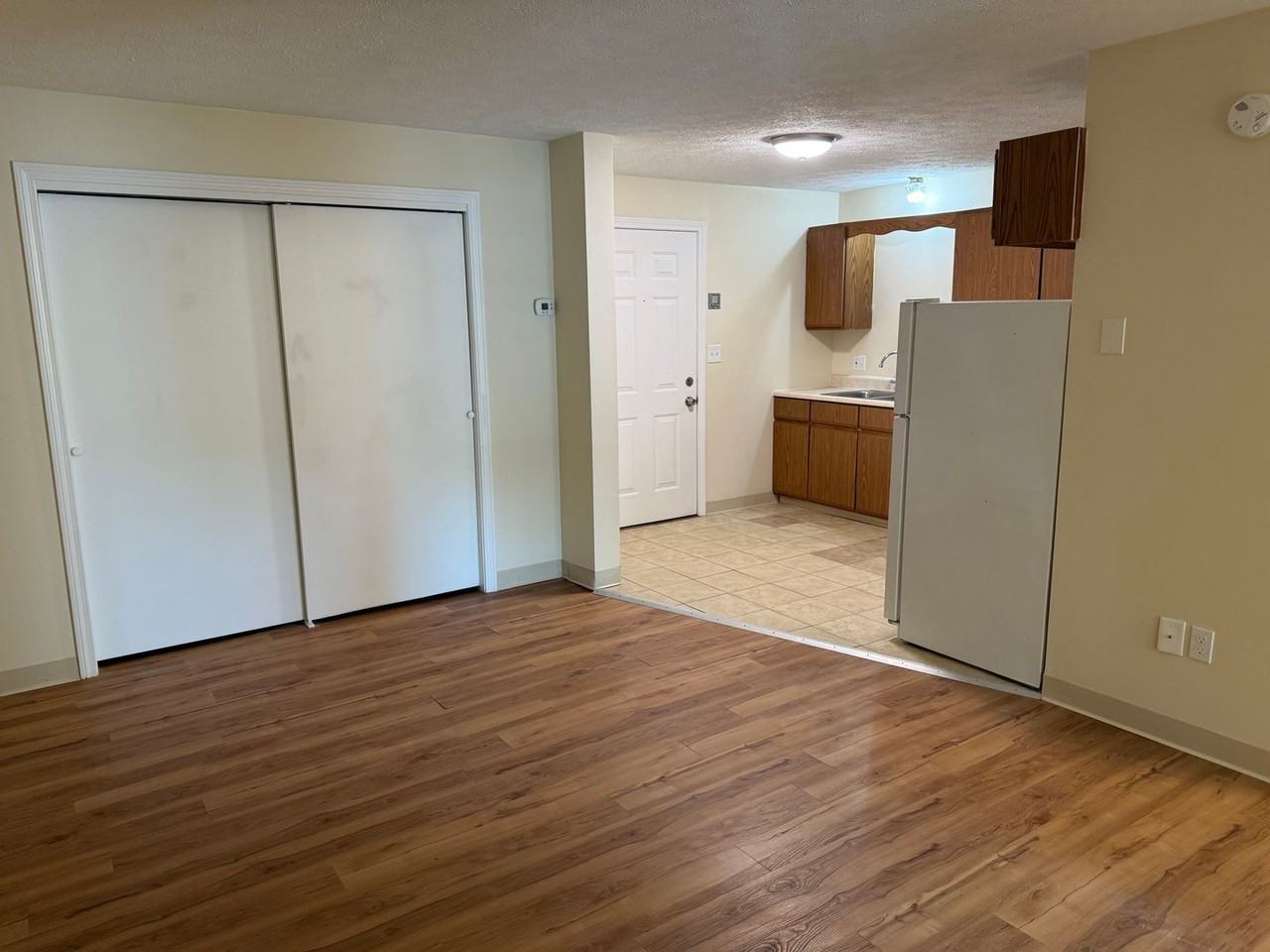 106 Granite St - Photo 3 of 12