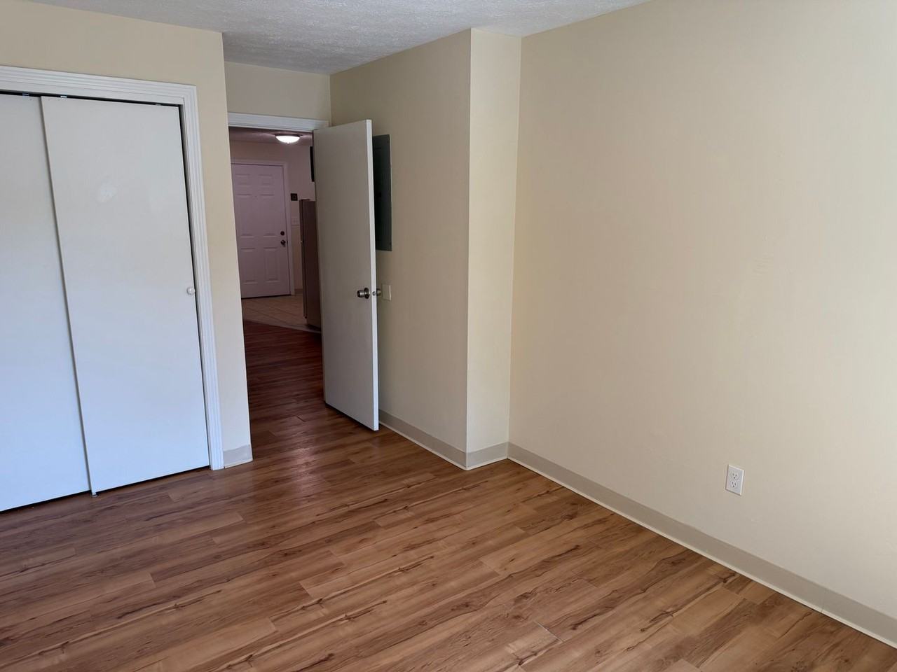 106 Granite St - Photo 5 of 12