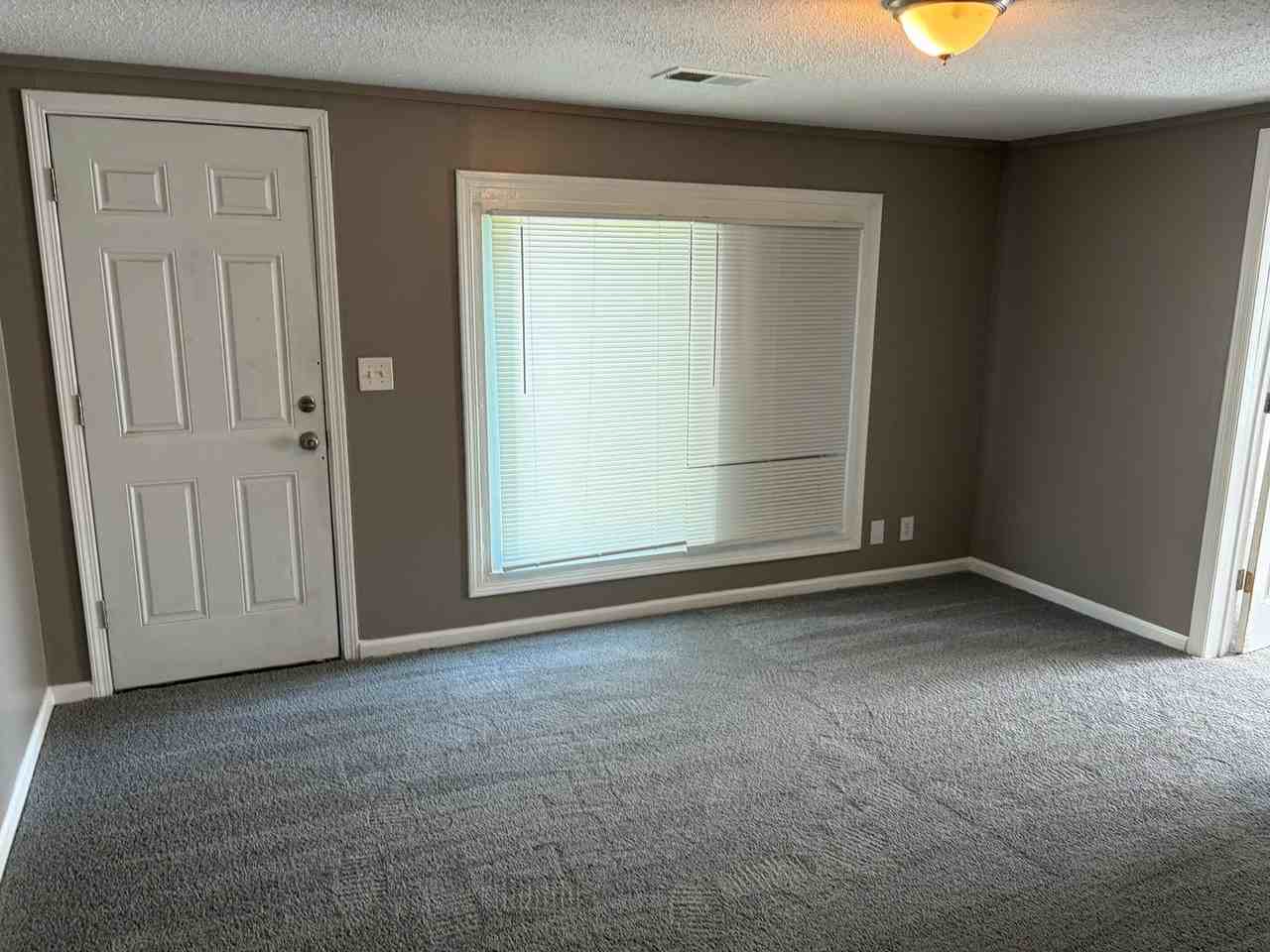 10717 E Truman Rd - Photo 4 of 12