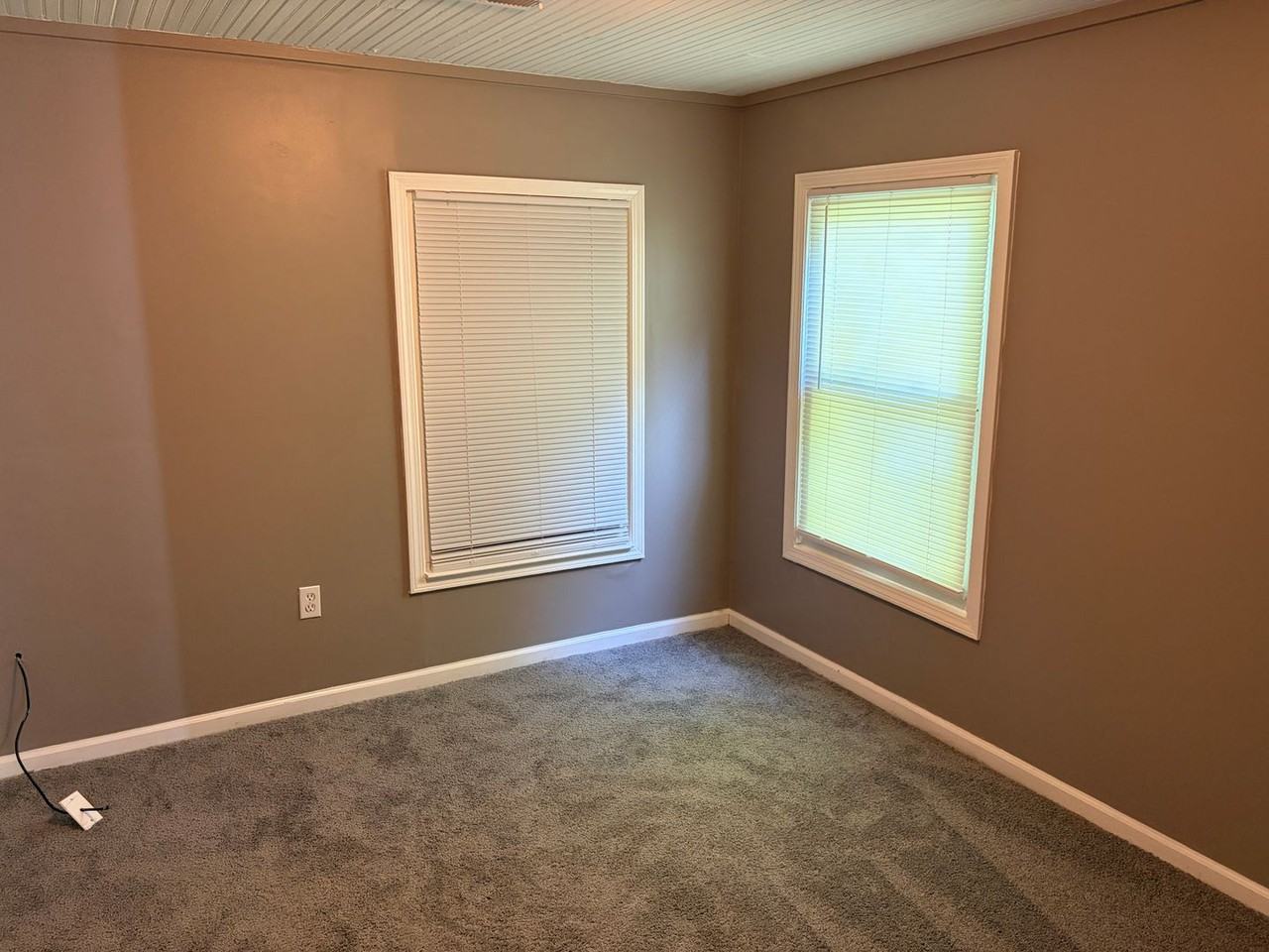 10717 E Truman Rd - Photo 6 of 12