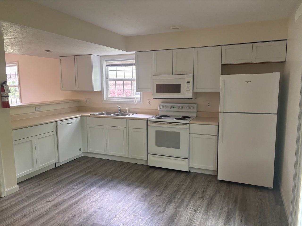 3465 S Oaklawn Cir - Photo 2 of 16