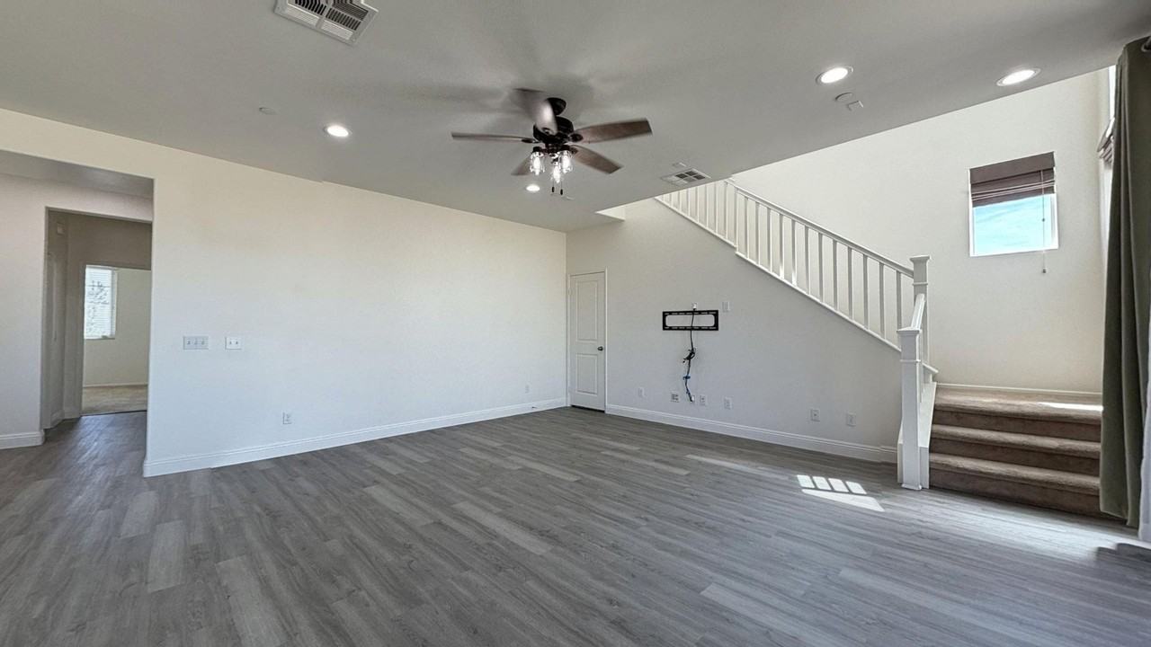 1317 Alpine Ave - Photo 4 of 34